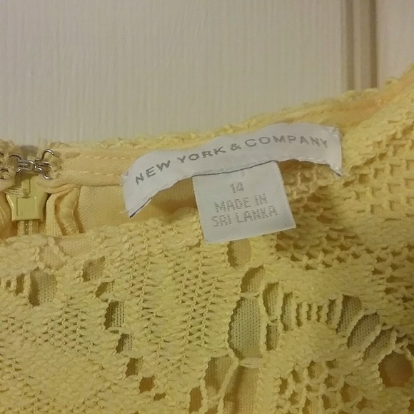 **SOLD** ⏰NY&C | Flowered-Lace Shift - Picture 3 of 4